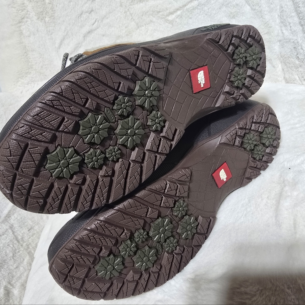 The North Face Women's Winter Boots.Ligth Brown. Size 6 - Picture 5 of 11